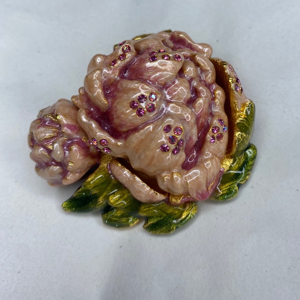 2008 Estee Lauder/JAY
STRONGWATER "ROMANTIC
BLOOM" Solid Perfume
Compact